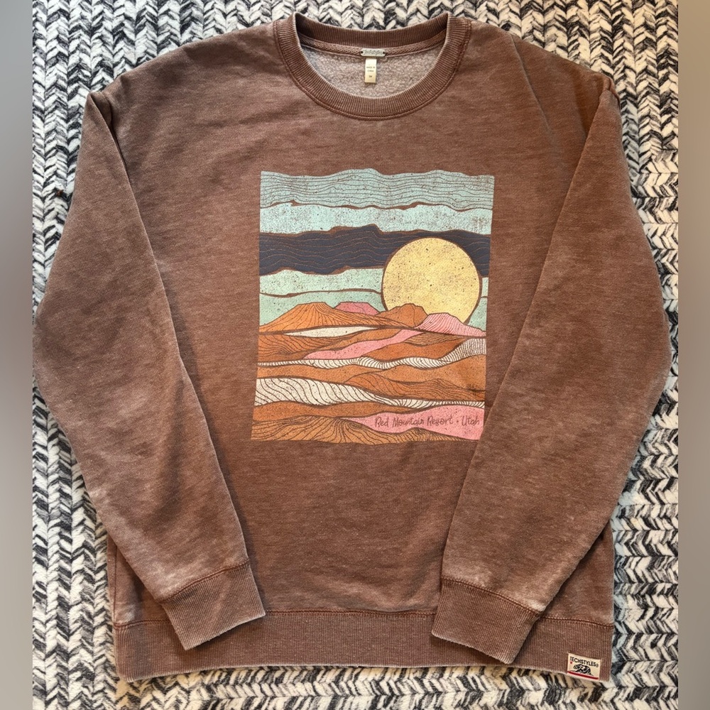 Granola Burnt Red graphic Women’s Crewneck Pullover Sweater Size Small/ Medium - Picture 1 of 8